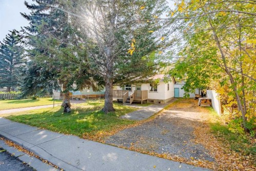 6507 34 Avenue Nw, Calgary, AB - Outdoor