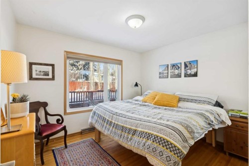 35 45 Street Sw, Calgary, AB - Indoor Photo Showing Bedroom