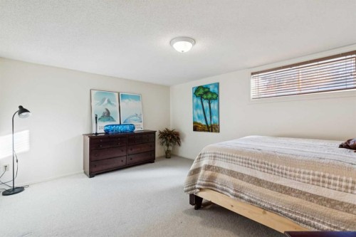 35 45 Street Sw, Calgary, AB - Indoor Photo Showing Bedroom