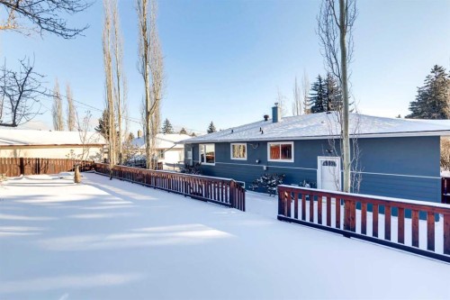 35 45 Street Sw, Calgary, AB - Outdoor