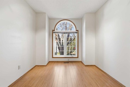 135 Hamptons Park Nw, Calgary, AB - Indoor Photo Showing Other Room