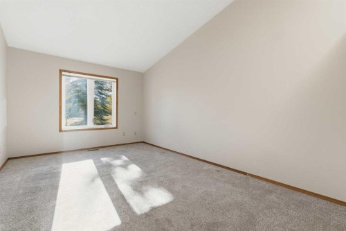 135 Hamptons Park Nw, Calgary, AB - Indoor Photo Showing Other Room