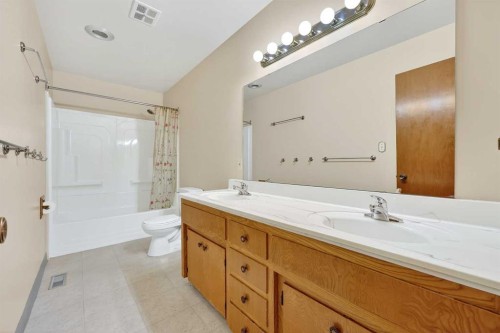 5315 Valiant Drive Nw, Calgary, AB - Indoor Photo Showing Bathroom