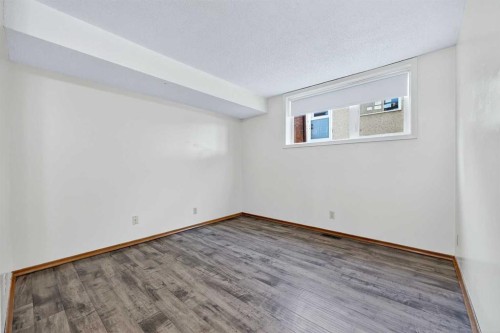 5315 Valiant Drive Nw, Calgary, AB - Indoor Photo Showing Other Room