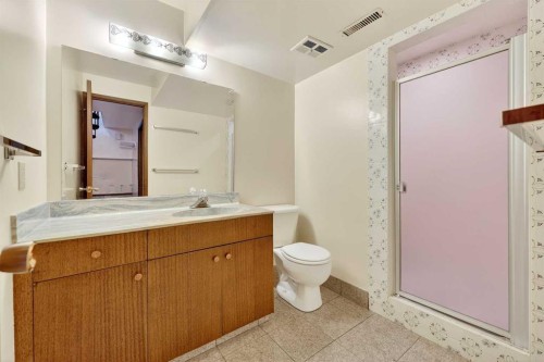 5315 Valiant Drive Nw, Calgary, AB - Indoor Photo Showing Bathroom