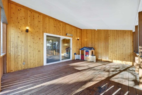 5315 Valiant Drive Nw, Calgary, AB - Indoor Photo Showing Other Room