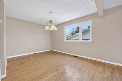 5315 Valiant Drive Nw, Calgary, AB - Indoor Photo Showing Other Room