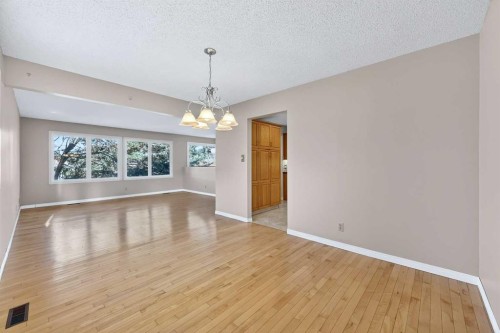 5315 Valiant Drive Nw, Calgary, AB - Indoor Photo Showing Other Room