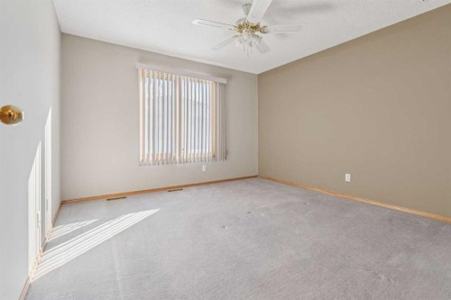 7117 California Boulevard Ne, Calgary, AB - Indoor Photo Showing Other Room