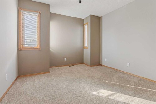 7117 California Boulevard Ne, Calgary, AB - Indoor Photo Showing Other Room