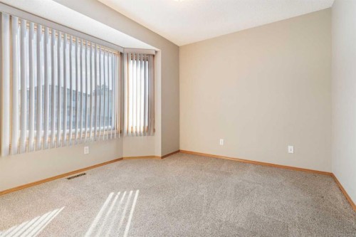 7117 California Boulevard Ne, Calgary, AB - Indoor Photo Showing Other Room