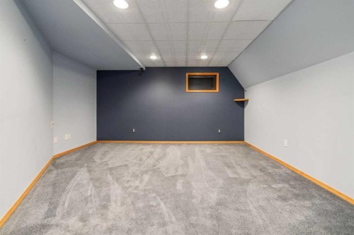 7117 California Boulevard Ne, Calgary, AB - Indoor Photo Showing Other Room