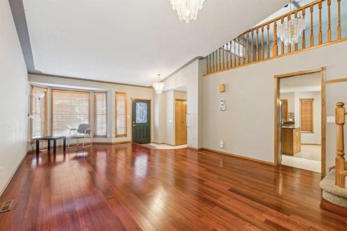 7117 California Boulevard Ne, Calgary, AB - Indoor Photo Showing Other Room