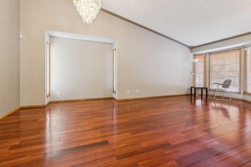 7117 California Boulevard Ne, Calgary, AB - Indoor Photo Showing Other Room