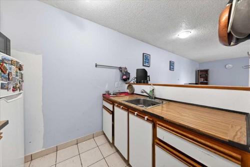 303-431 1 Avenue Ne, Calgary, AB - Indoor Photo Showing Kitchen