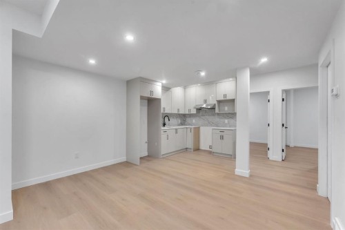 24 Corner Glen Green Ne, Calgary, AB - Indoor