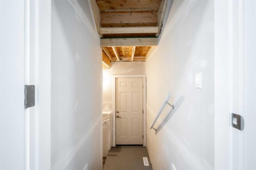 133 Sora Gardens Se, Calgary, AB - Indoor Photo Showing Other Room