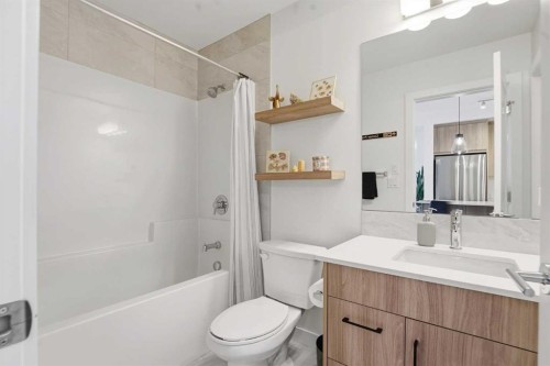 308-400 Auburn Meadows Common Se, Calgary, AB - Indoor Photo Showing Bathroom