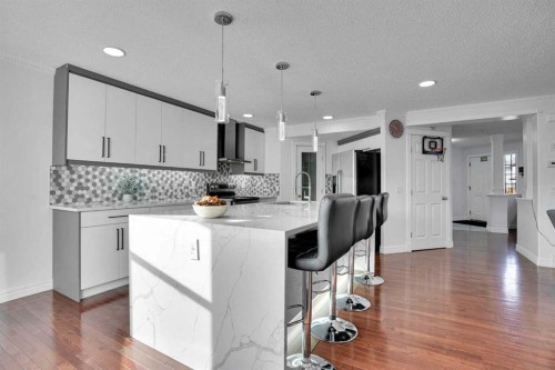 148 Martha'S Manor Ne, Calgary, AB - Indoor Photo Showing Kitchen With Upgraded Kitchen