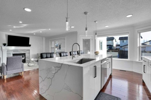 148 Martha'S Manor Ne, Calgary, AB - Indoor Photo Showing Kitchen With Upgraded Kitchen