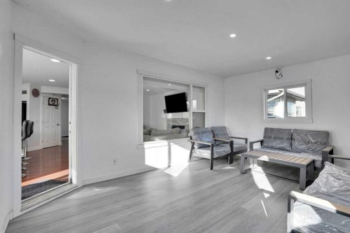 148 Martha'S Manor Ne, Calgary, AB - Indoor Photo Showing Living Room