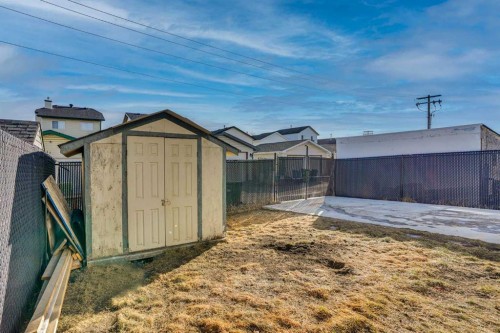 148 Martha'S Manor Ne, Calgary, AB - Outdoor