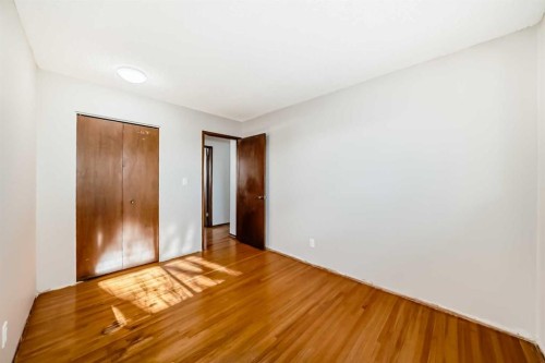 244 Huntridge Road Ne, Calgary, AB - Indoor Photo Showing Other Room