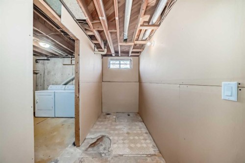 244 Huntridge Road Ne, Calgary, AB - Indoor Photo Showing Laundry Room