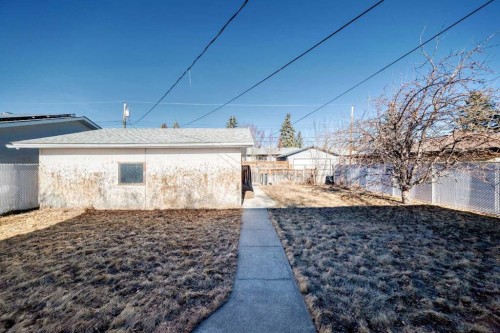 244 Huntridge Road Ne, Calgary, AB - Outdoor