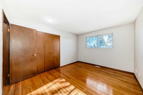 244 Huntridge Road Ne, Calgary, AB - Indoor Photo Showing Other Room