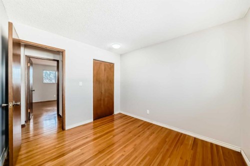244 Huntridge Road Ne, Calgary, AB - Indoor Photo Showing Other Room