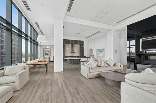 802-615 6 Avenue Se, Calgary, AB - Indoor Photo Showing Other Room