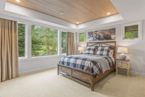 628 Silvertip Road, Canmore, AB - Indoor Photo Showing Bedroom