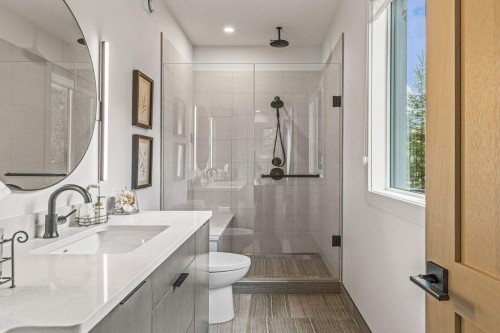 628 Silvertip Road, Canmore, AB - Indoor Photo Showing Bathroom