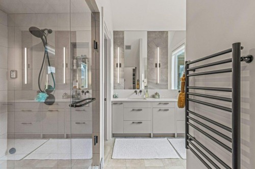 628 Silvertip Road, Canmore, AB - Indoor Photo Showing Bathroom