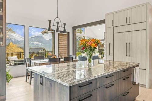 628 Silvertip Road, Canmore, AB - Indoor Photo Showing Kitchen With Upgraded Kitchen