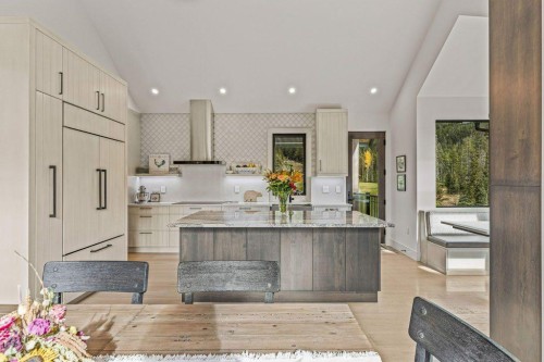 628 Silvertip Road, Canmore, AB - Indoor Photo Showing Kitchen