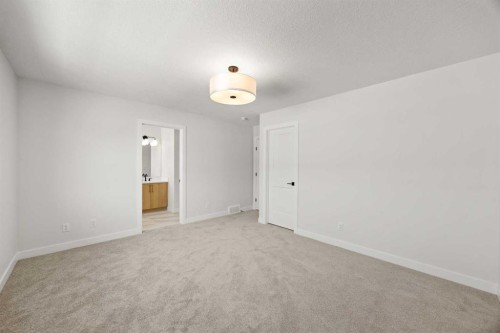 155 Greenwich Drive Nw, Calgary, AB - Indoor Photo Showing Other Room