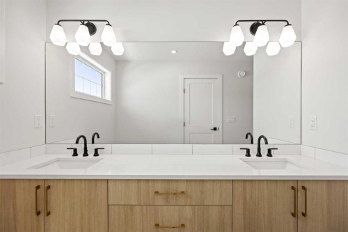 155 Greenwich Drive Nw, Calgary, AB - Indoor Photo Showing Bathroom