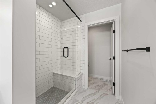 155 Greenwich Drive Nw, Calgary, AB - Indoor Photo Showing Bathroom