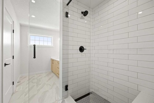 155 Greenwich Drive Nw, Calgary, AB - Indoor Photo Showing Bathroom