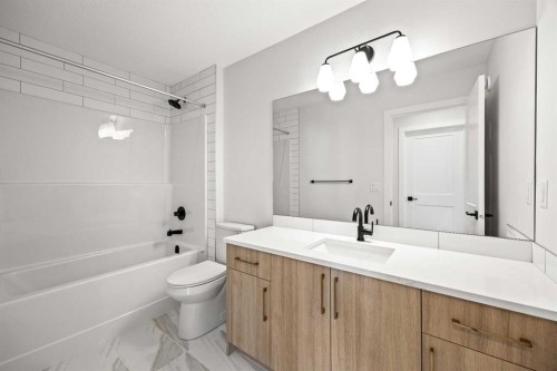 155 Greenwich Drive Nw, Calgary, AB - Indoor Photo Showing Bathroom