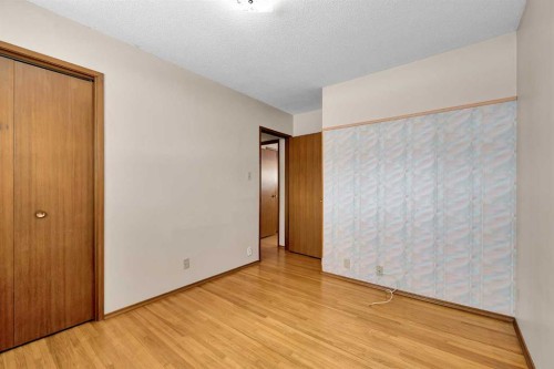1483 Northmount Drive Nw, Calgary, AB - Indoor Photo Showing Other Room