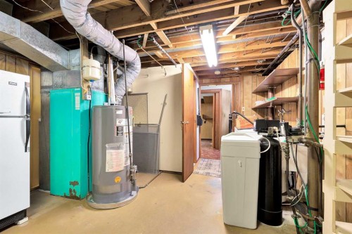1483 Northmount Drive Nw, Calgary, AB - Indoor Photo Showing Basement