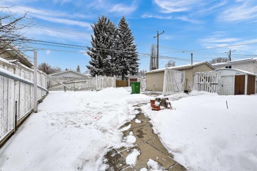 1483 Northmount Drive Nw, Calgary, AB - Outdoor