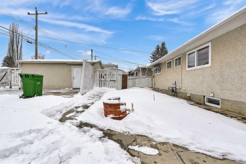 1483 Northmount Drive Nw, Calgary, AB - Outdoor