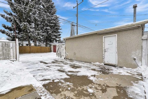 1483 Northmount Drive Nw, Calgary, AB - Outdoor