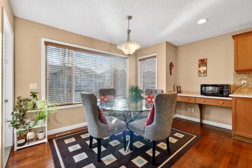 575 Everbrook Way Sw, Calgary, AB - Indoor Photo Showing Dining Room