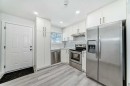 3504 33 Street Se, Calgary, AB  - Indoor Photo Showing Kitchen With Upgraded Kitchen 