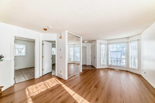 302 Applewood Drive Se, Calgary, AB - Indoor Photo Showing Other Room